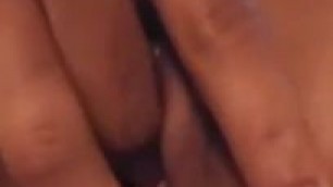Hot thot masturbating her wet pussy for her fans on periscope