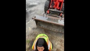 Coworker Sucks me off AT JOBSITE while Boss is on Break ????????????‍♀️ (Public Blowjob while Working)